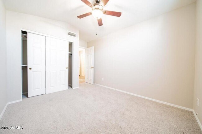 Building Photo - 8909 W Davis Rd