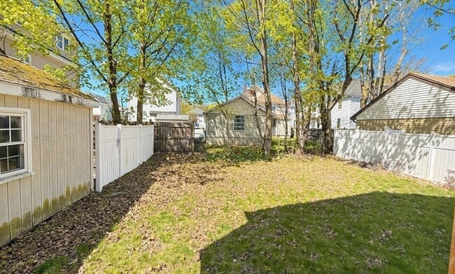 Building Photo - 86 Howard St