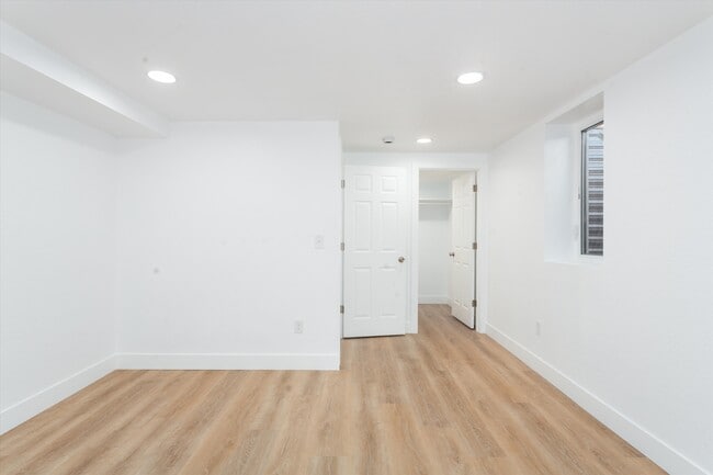 Building Photo - 1465 S Eaton St