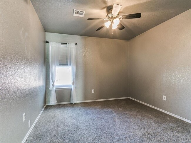 Building Photo - 617 Golden Eagle Dr