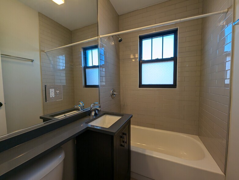 Building Photo - 2907 N Mildred Ave