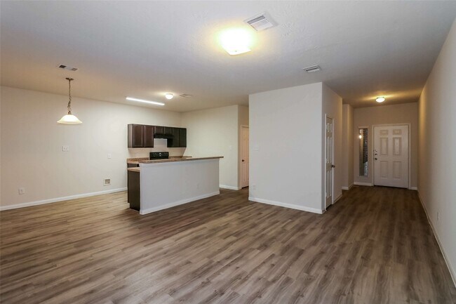 Building Photo - 6222 Brenwood Cir