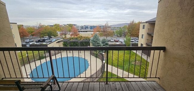 Building Photo - For Rent Large Studio, Old SouthWest Reno,...