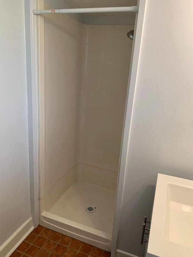 Building Photo - Darling 1 bedroom, 1 bath in the heart of Wallingford!