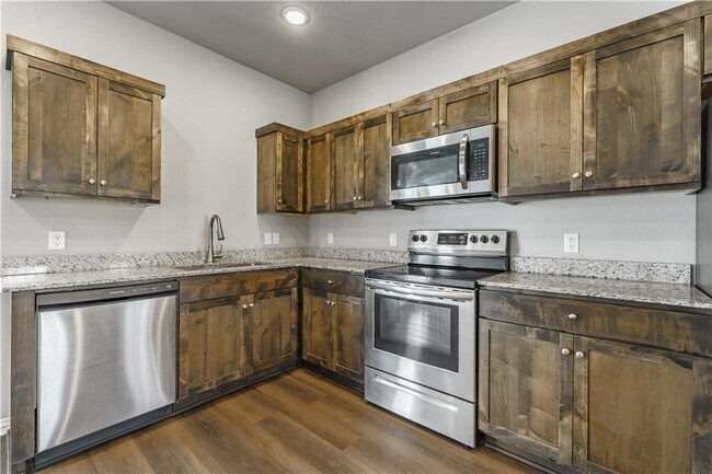 Building Photo - 241 Williams ct
