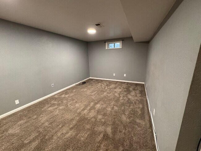 Building Photo - 10859 Murray Dr