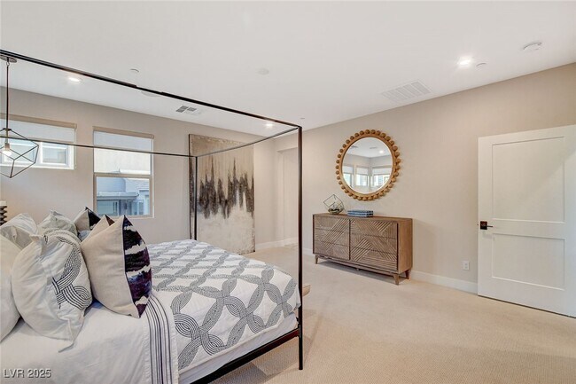 Building Photo - 3209 Vittoria Ave