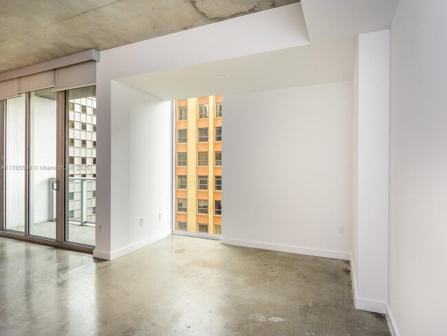 Building Photo - 151 SE 1st St