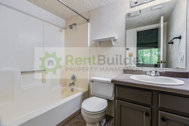 Building Photo - 6041 Sequoia Rd NW