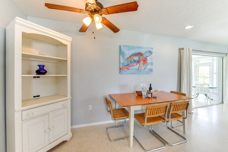 Building Photo - 1648 Idle Ln