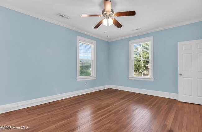 Building Photo - 3 Bed 3 Bath Historic Home