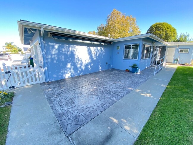 Building Photo - Move-in Ready 2 Bedroom 1 Bath in Carlsbad