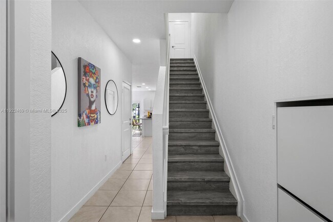 Building Photo - 757 SW 11th St