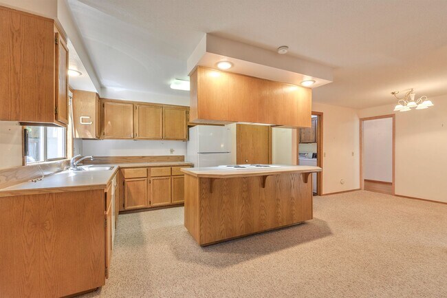 Building Photo - Single-Level Living Near South Hillsboro's Best Amenities