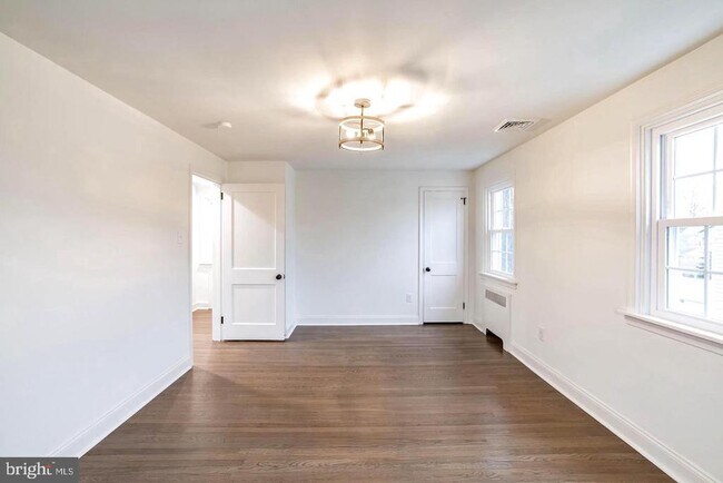 Building Photo - 115 Beech Rd