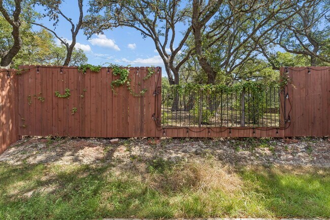 Building Photo - 154 Magnolia Cir
