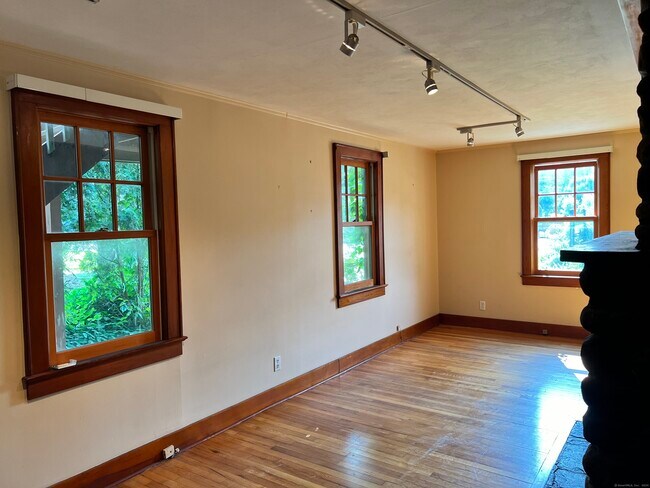 Building Photo - 227 Danbury Rd