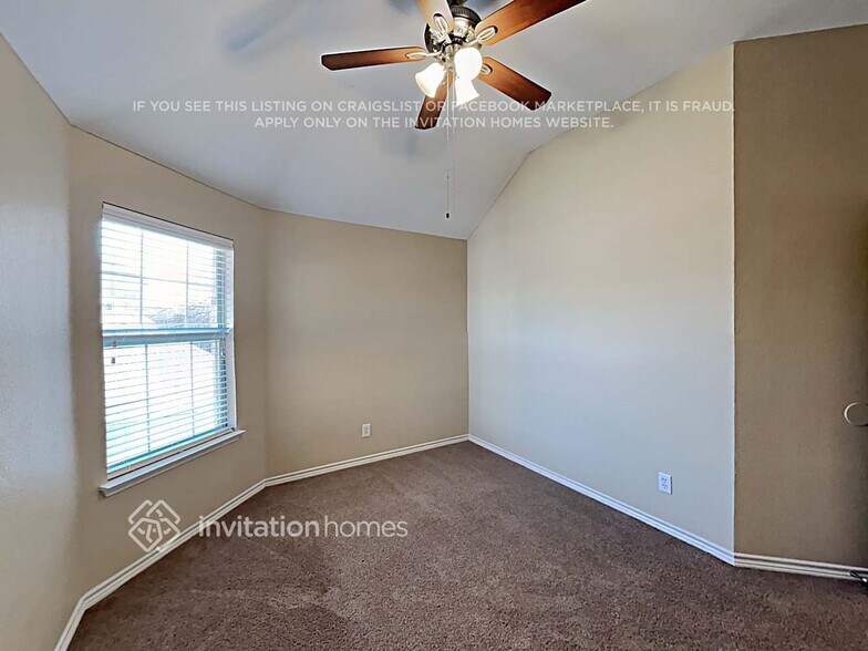 Building Photo - 2 Devon Ct