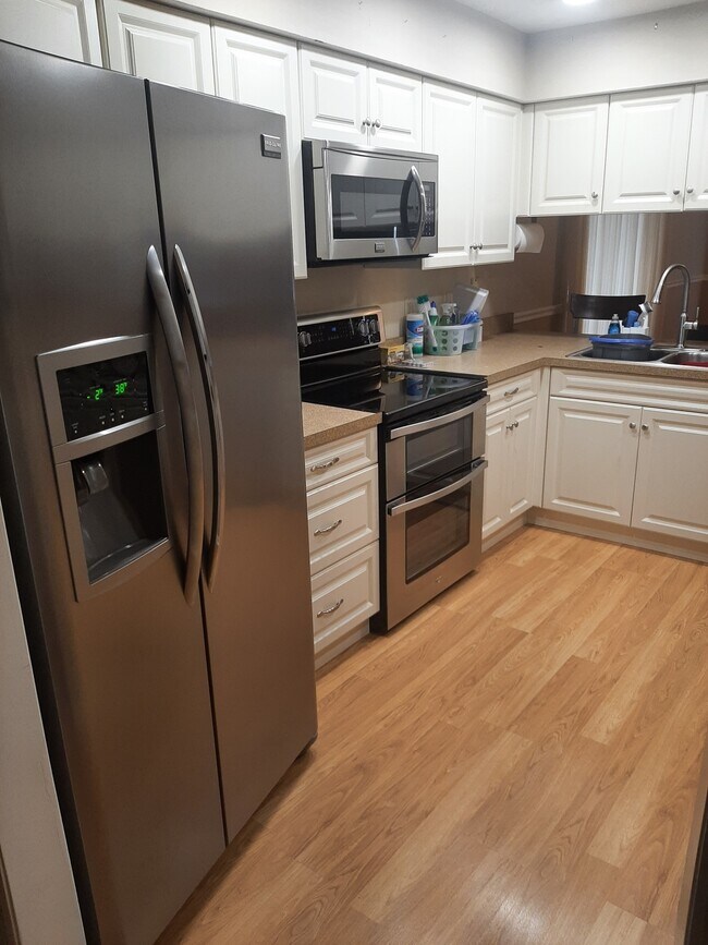 Building Photo - 1103 Belladonna Dr