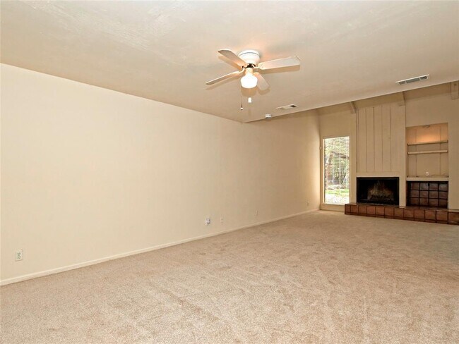 Building Photo - 3 Casa Verde St