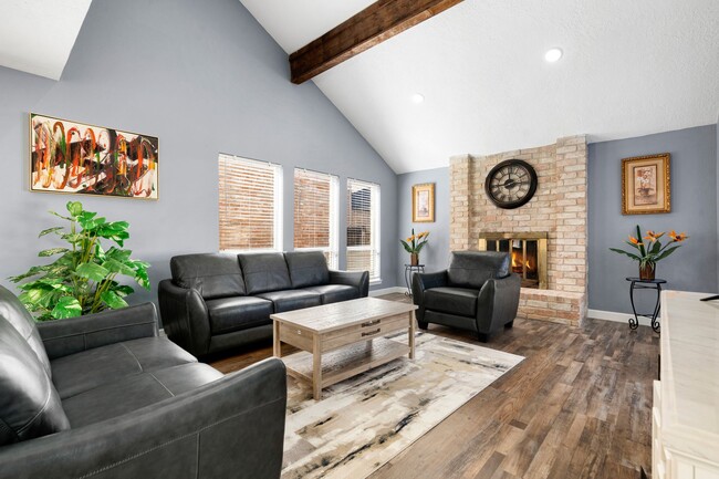 Building Photo - 12805 Westpark Dr