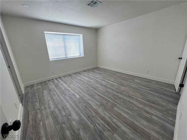 Building Photo - 2805 Willow Wind