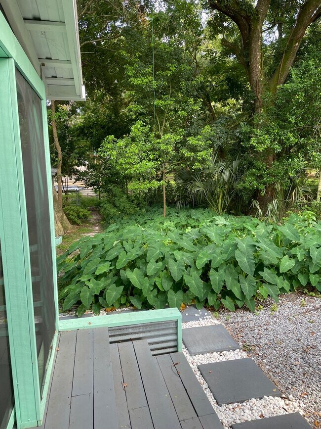 Building Photo - 2/1 Beach Bungalow in Biloxi