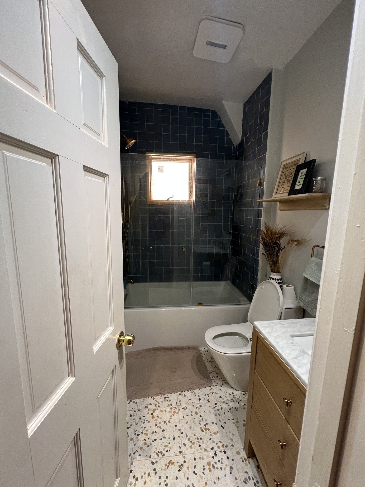 Upstairs Bathroom - 751 10th St SE