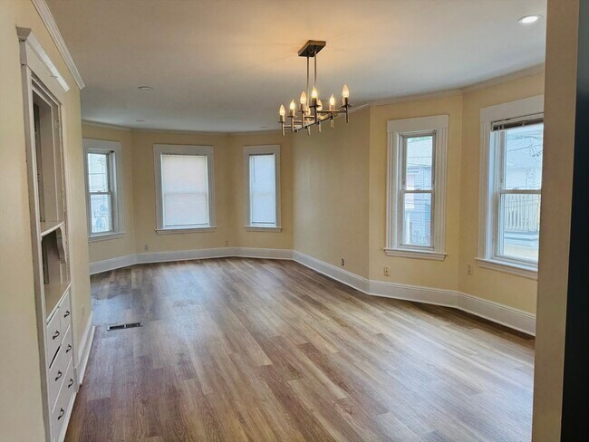 Building Photo - 19 Bellingham Ave