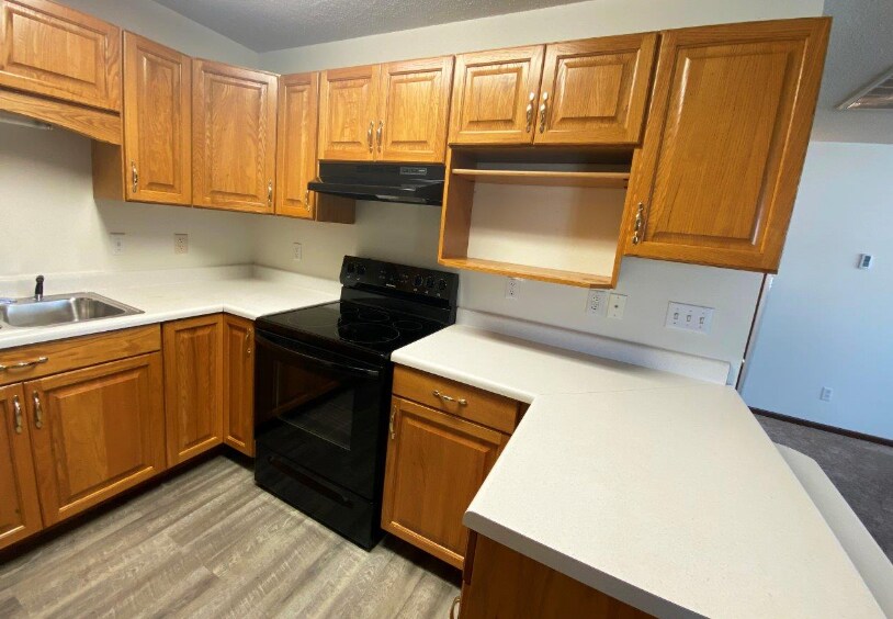 Building Photo - 1411 W Elm Ave