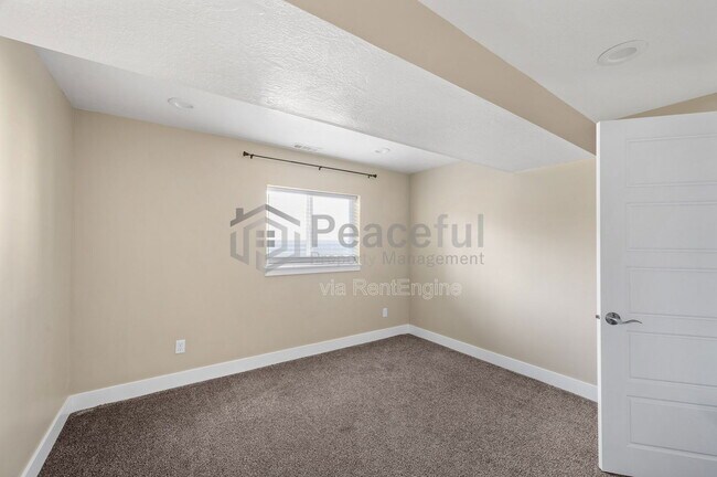 Building Photo - 7222 Ponderosa Dr