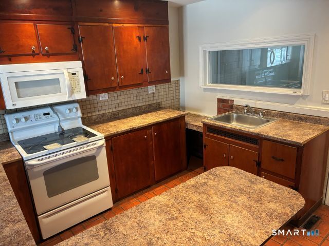 Building Photo - 68 New St