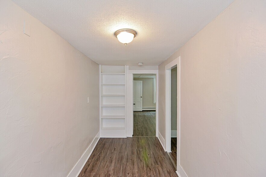 Building Photo - 97 Groton St