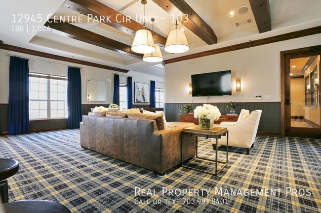 Building Photo - 12945 Centre Park Cir