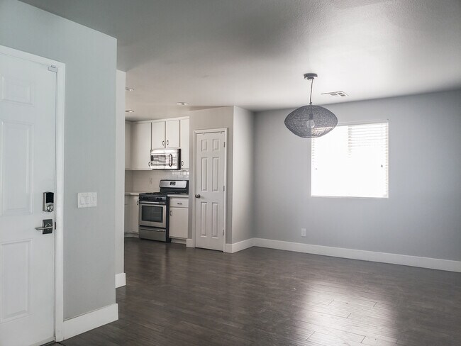 Building Photo - 51305 Avenida Vallejo