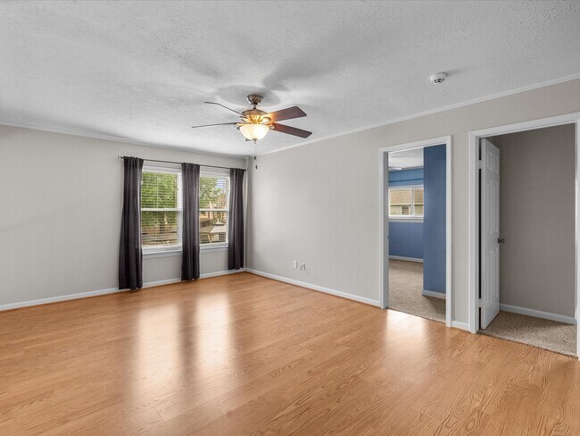 Building Photo - 4214 Fernside Dr