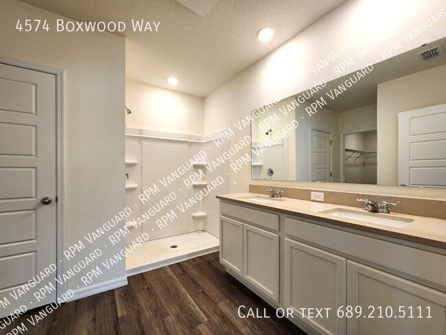 Building Photo - 4574 Boxwood Wy