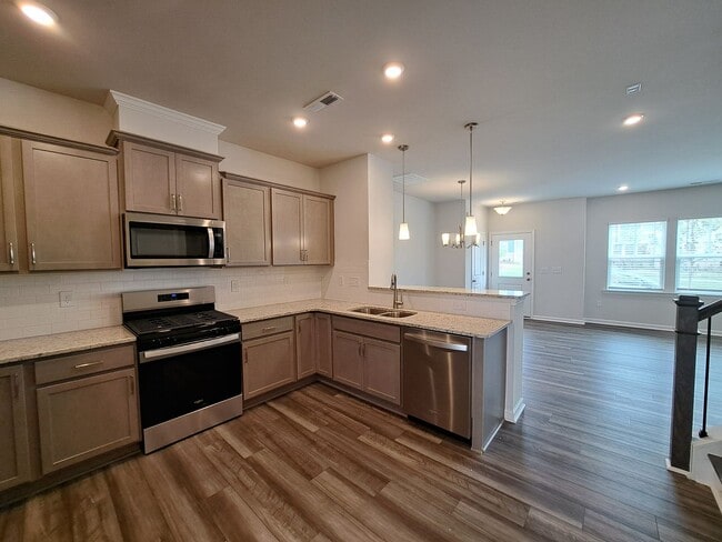 Building Photo - Charming 3 beds 2.5 baths in Fuquay Varina!