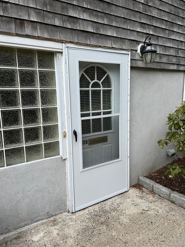 Primary Photo - 37 Memorial Dr