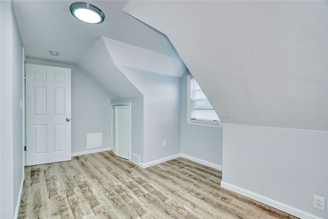 Building Photo - 1070 Gravel Rd