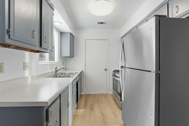 Building Photo - 7717 Elderberry Dr