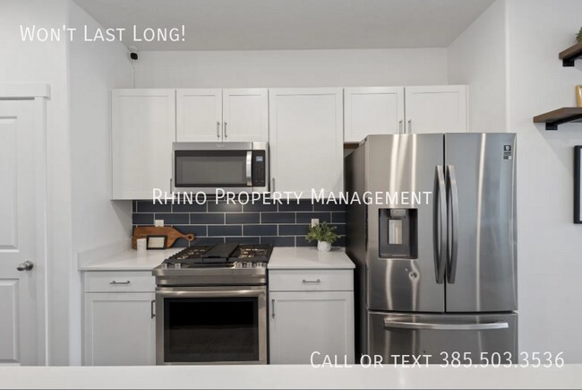 Building Photo - 1092 E Vessel Ct