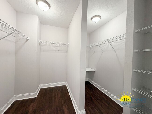 Building Photo - 8565 Holley Hills Cir