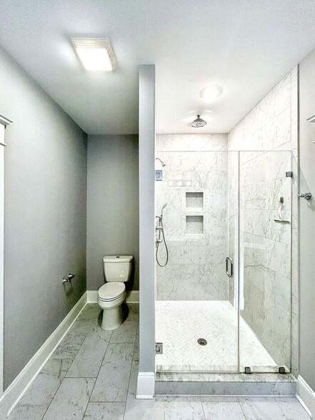 Building Photo - 900 N 27th St