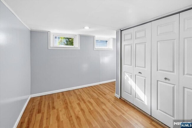 Building Photo - 79 Lincoln Ave