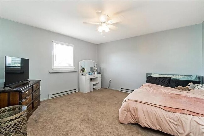 Building Photo - 723 Lehigh St