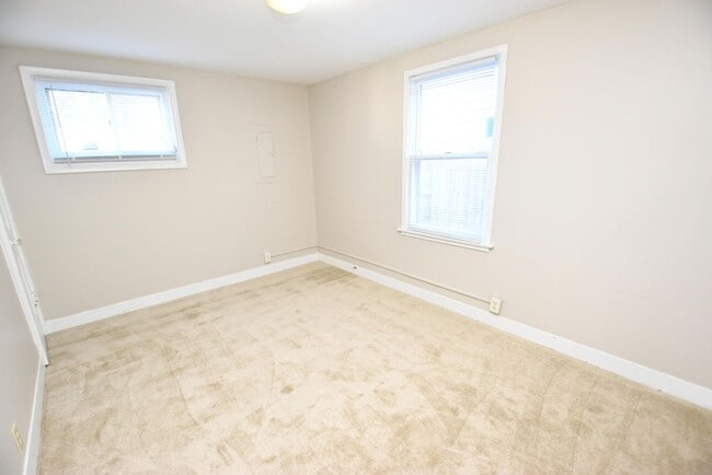 Building Photo - Remodeled, 2 bedroom South Bend IN home