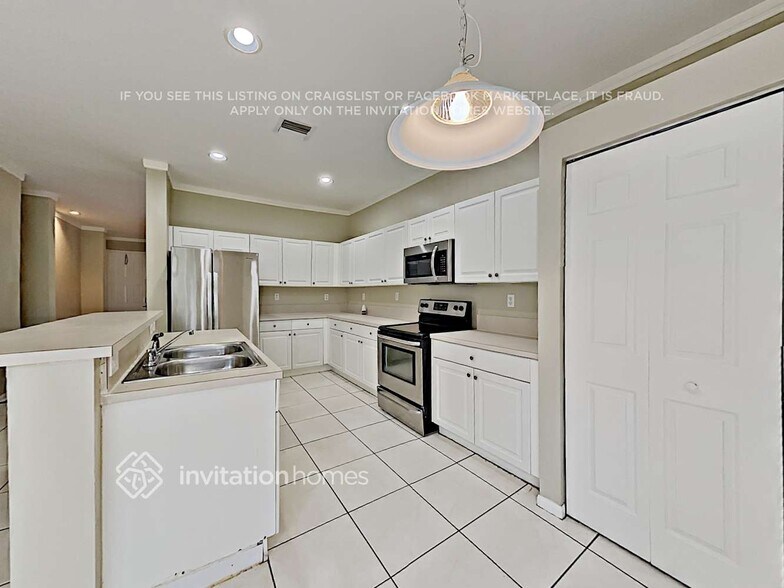 Building Photo - 18710 SW 25th Ct