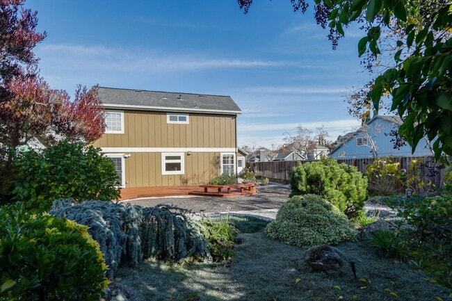 Building Photo - 3 Bed / 3 Bath single family home with huge backyard in Foster City. YouTube tour!!