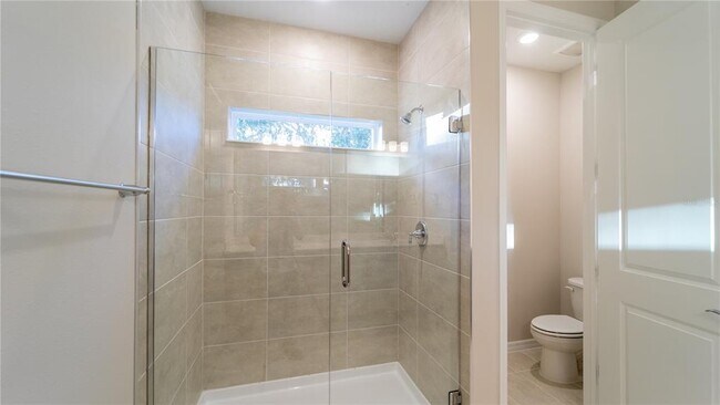 Building Photo - 16446 Lone Oak Cir